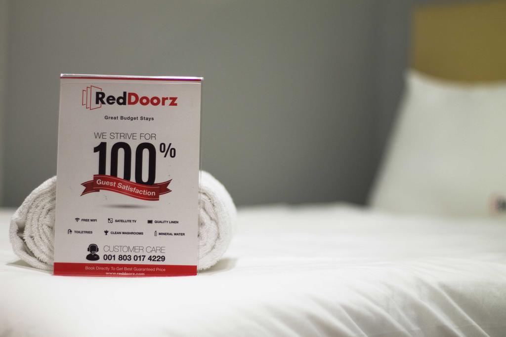 ホテル Reddoorz @ Klender ジャカルタ エクステリア 写真
